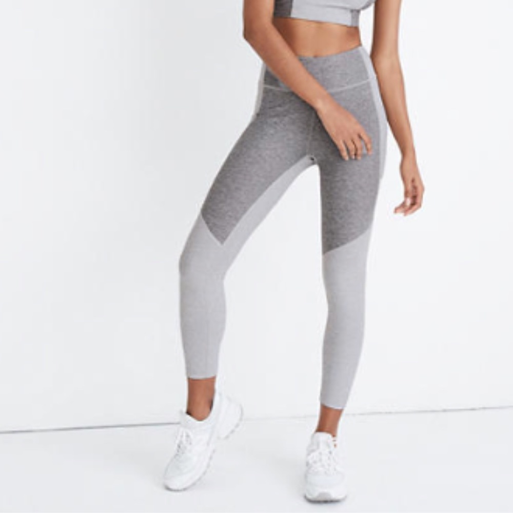 Outdoor Voices 3/4 Warmup Leggings in Dove/Ash M